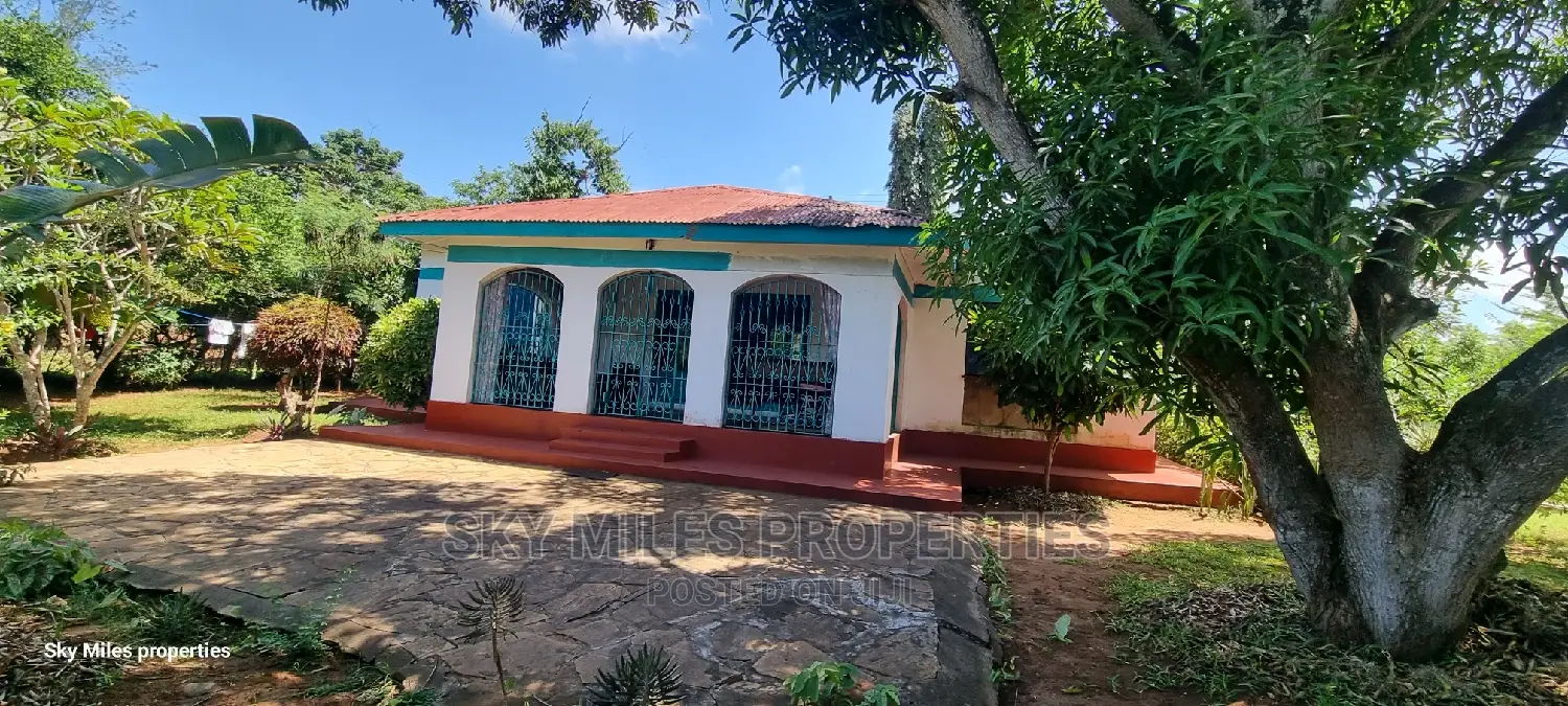 Spacious 4-bedroom Bungalow for sale in North Coast Hotel, Kikambala in Kikambala