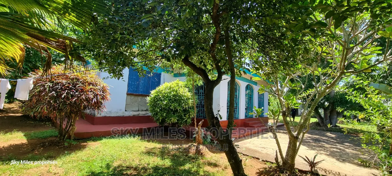 Spacious 4-bedroom Bungalow for sale in North Coast Hotel, Kikambala in Kikambala