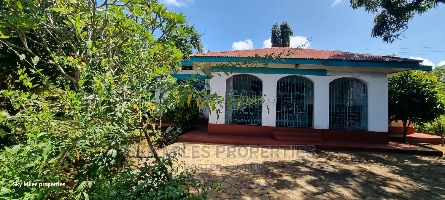 Spacious 4-bedroom Bungalow for sale in North Coast Hotel, Kikambala in Kikambala