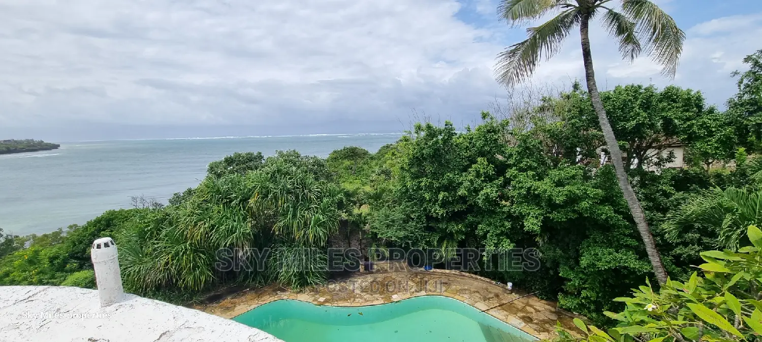Spacious 4-Bedroom Villa in Serena, Shanzu - For Sale in Shanzu