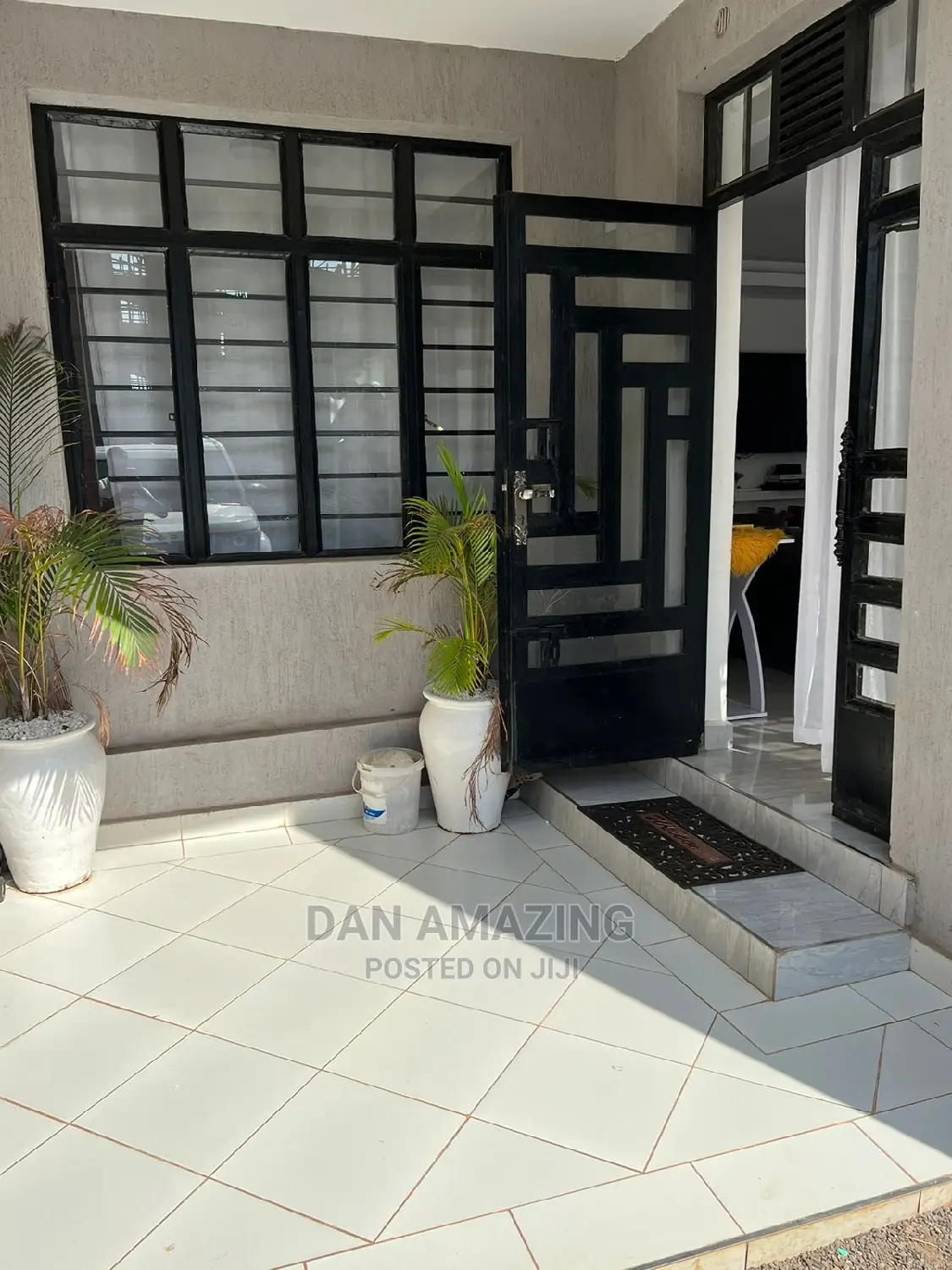 Spacious 6-bedroom Maisonette in Membley Estate for sale in Membley Estate