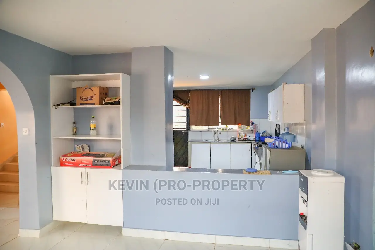 Modern 4-Bedroom Mansion in Sought-After Kamangu, Kikuyu - For Sale! in Kikuyu