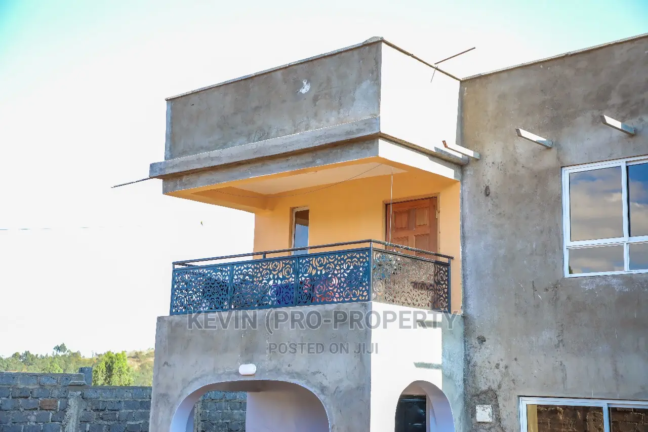 Modern 4-Bedroom Mansion in Sought-After Kamangu, Kikuyu - For Sale! in Kikuyu