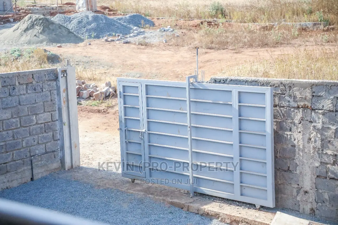 Modern 4-Bedroom Mansion in Sought-After Kamangu, Kikuyu - For Sale! in Kikuyu