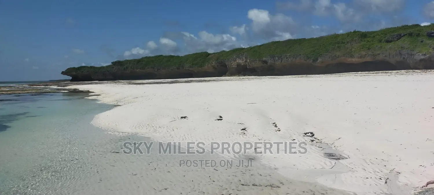 Beachfront 10-Acre Plot - Chumani - For Sale in Tezo