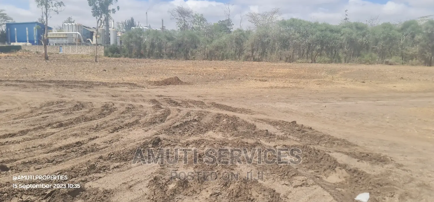 2.1 Acres of Land - Ideal for Your Dream Project: Buy Now! in Athi River