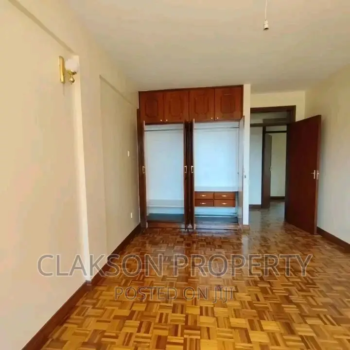 Kilimani's Prime Location: 3-Bedroom Apartment on Ngong Road - For Your Convenience in Kilimani
