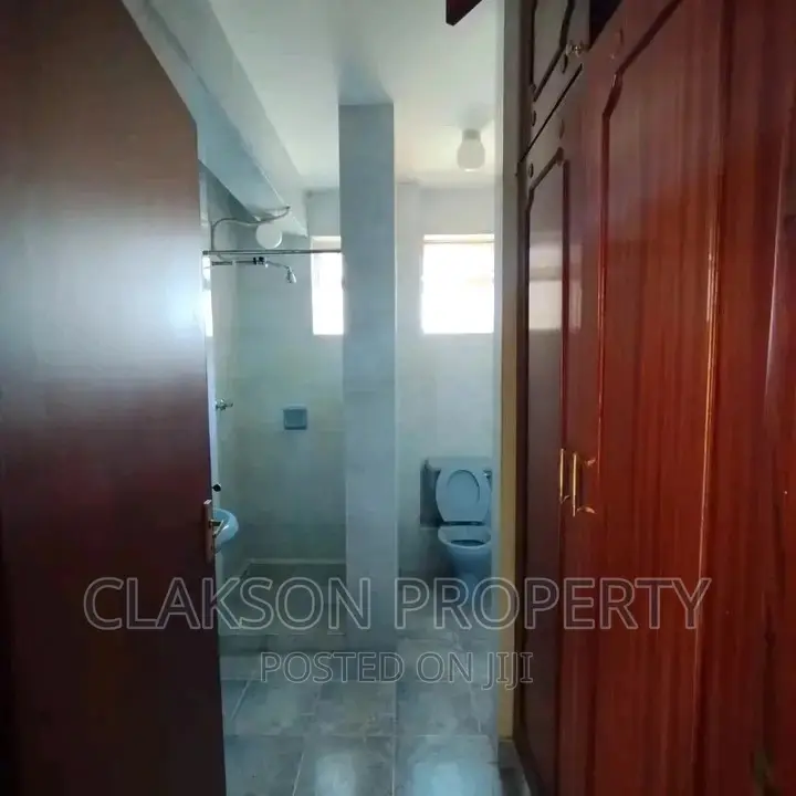 Kilimani's Prime Location: 3-Bedroom Apartment on Ngong Road - For Your Convenience in Kilimani