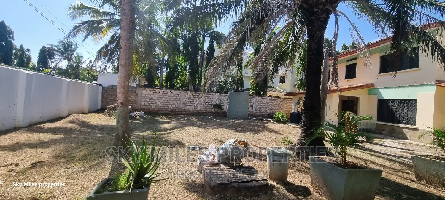 Luxury 3-Bedroom Maisonette in Sought-After 4th Avenue, Nyali - For Sale Today in Nyali