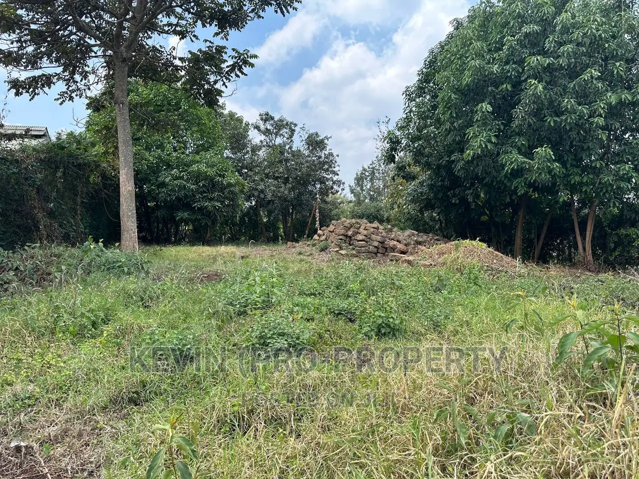 Kinoo, Muthiga: Spacious Commercial Plot with Tarmac Access - For Sale in Kikuyu