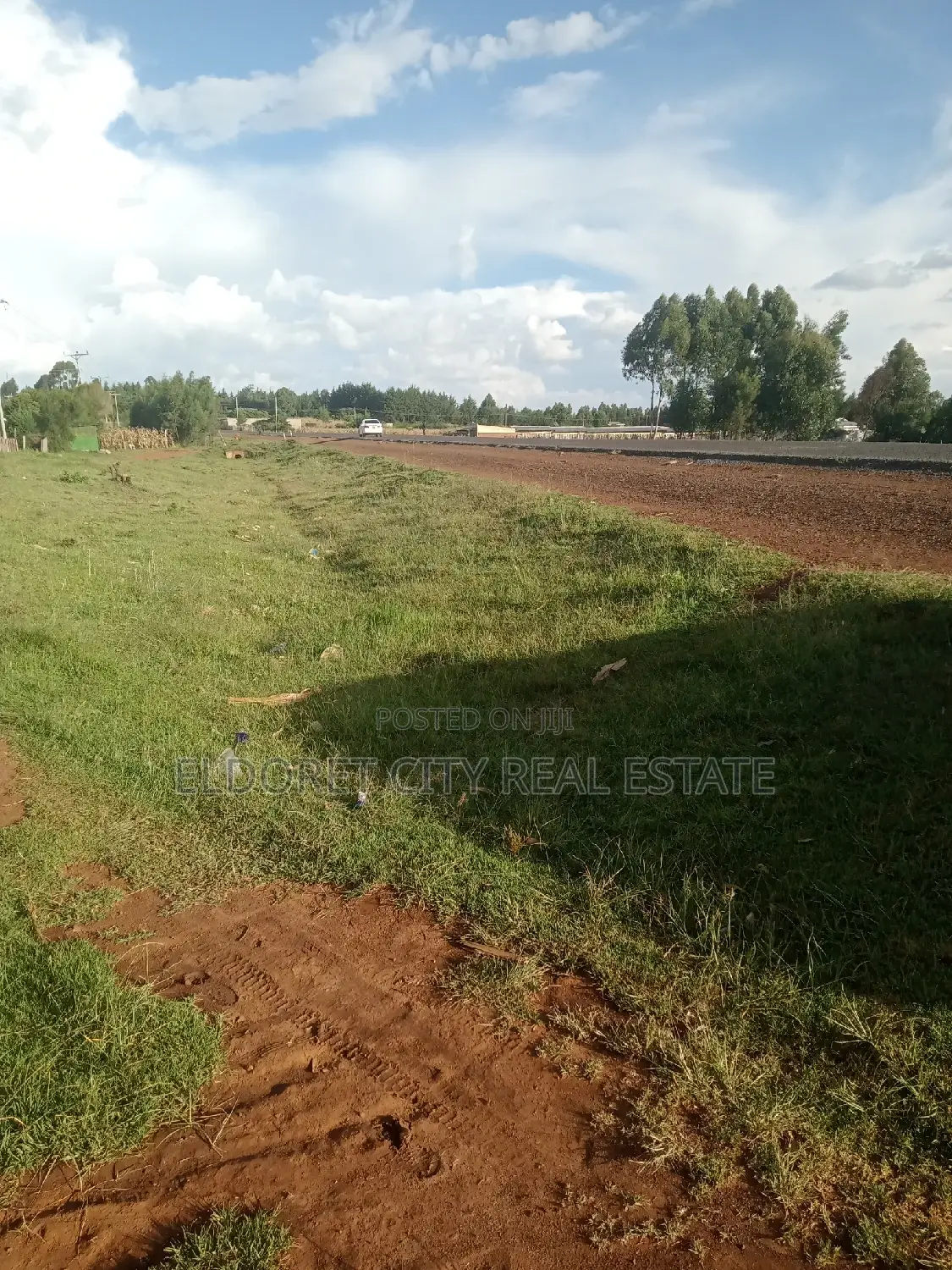 One-Acre Tarmac Land in Naiberi - Perfect for Development in Eldoret CBD