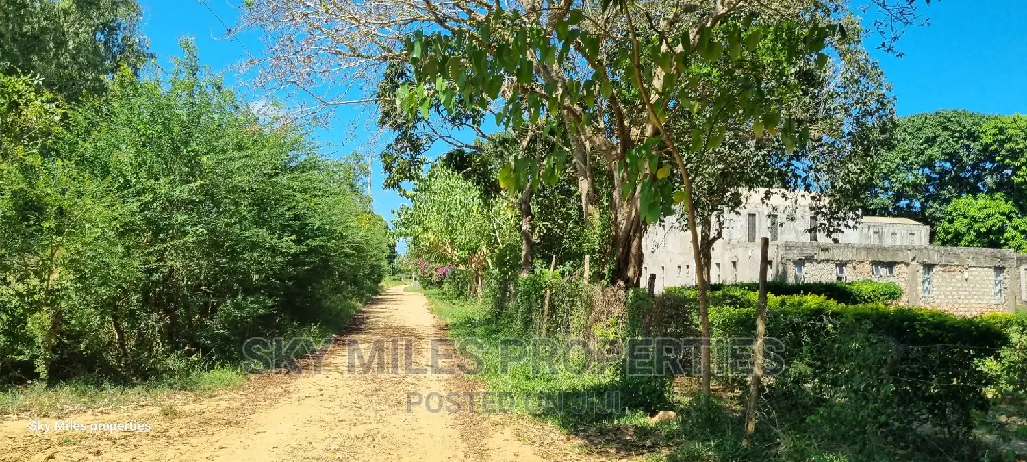 Mtwapa's Mtepeni: 5-Acre Land Available for Sale - Seize the Opportunity in Mtepeni