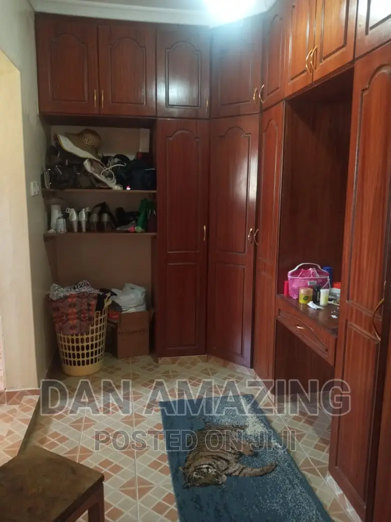 Spacious 5-Bedroom Maisonette in Oluulua for Sale in Oluulua