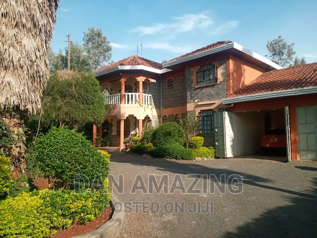 Spacious 5-Bedroom Maisonette in Oluulua for Sale in Oluulua