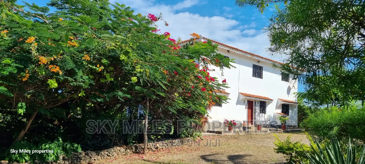 Spacious 3-Bedroom Furnished Maisonette in Kuruwitu, Vipingo - For Sale in Vipingo