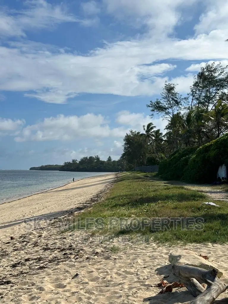 Spacious 3-Bedroom Furnished Maisonette in Kuruwitu, Vipingo - For Sale in Vipingo