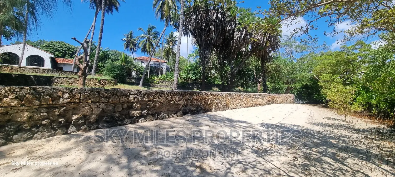Serene Beach Plot Purchase: 1/2 Acre & 1/4 Acre Plots on Offer in Shanzu