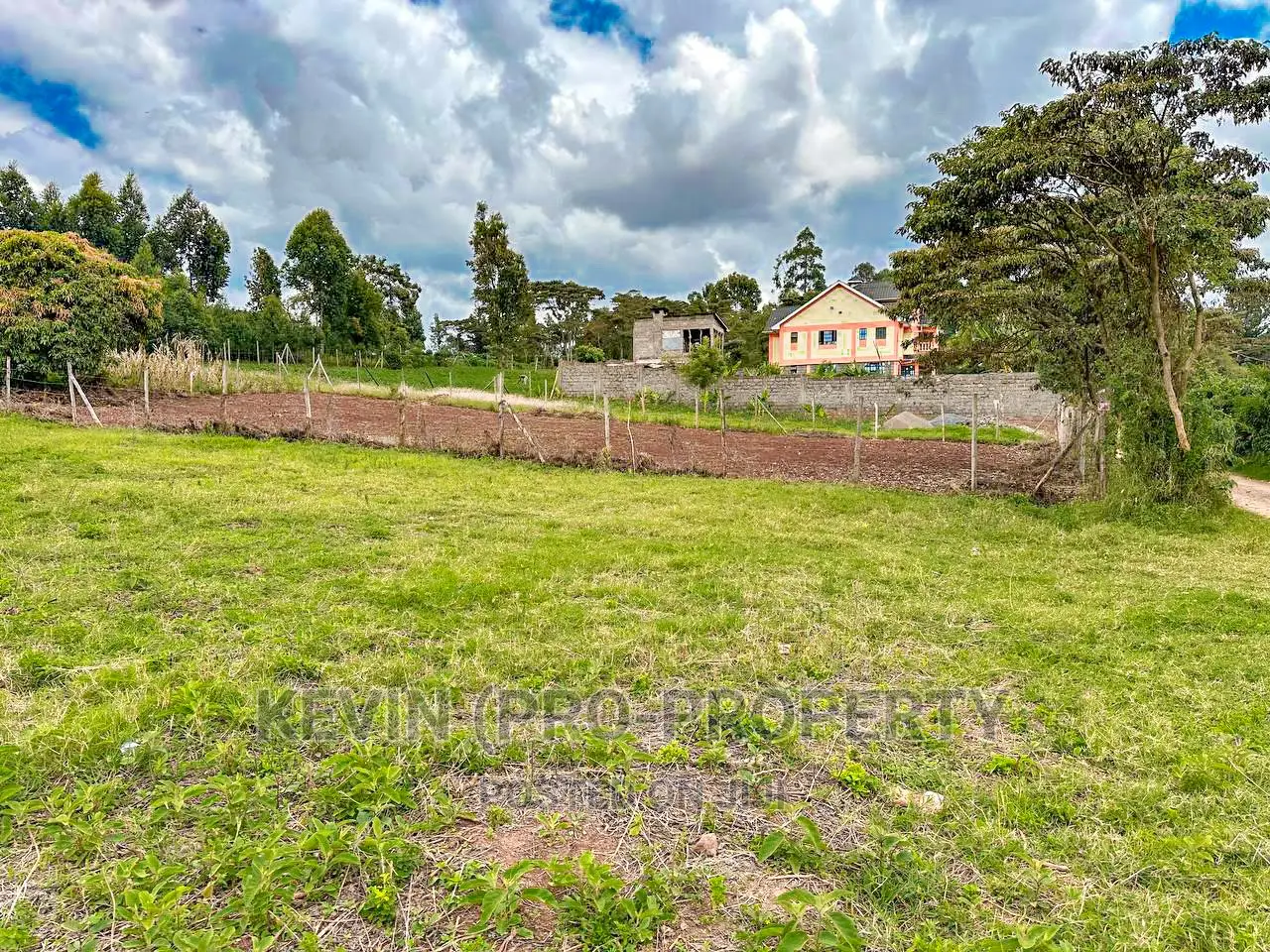 Kikuyu, Ondiri: Half Acre Land Available for Sale in Kikuyu