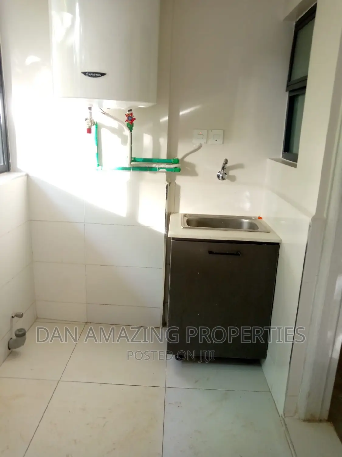 5-Bedroom Duplex in Desirable Parklands/Highridge: Now for Sale in Parklands/Highridge