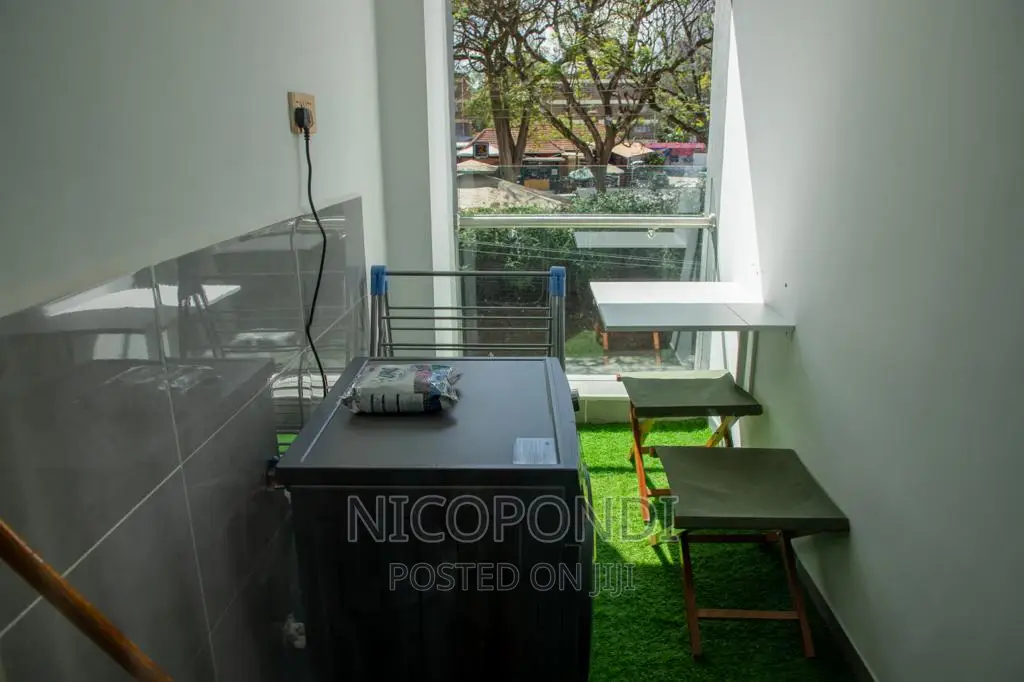 Spacious Furnished 1BDRM Flat Available in Valley Arcade in Valley Arcade