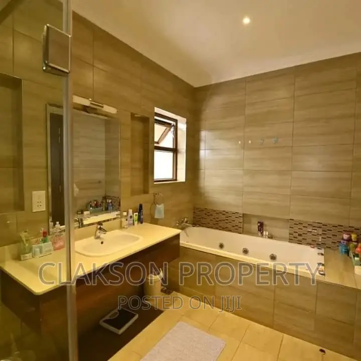 Spacious 5-Bedroom Townhouse/Terrace in Lavington for Sale in Lavington