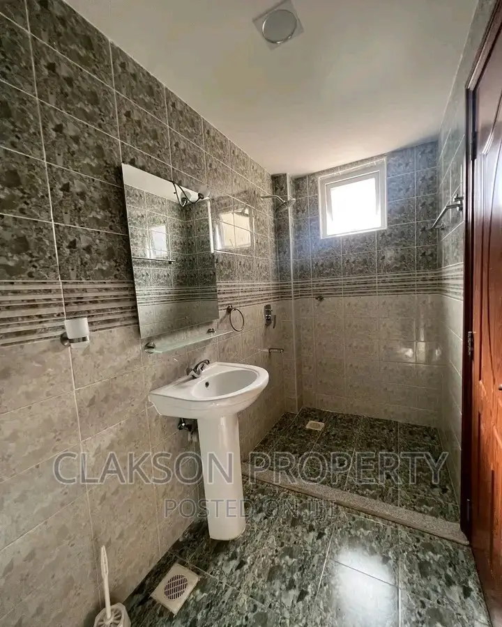Riara Road, Kilimani: Modern 3-Bedroom Apartment Available for Lease in Kilimani