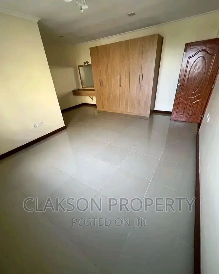 Riara Road, Kilimani: Modern 3-Bedroom Apartment Available for Lease in Kilimani