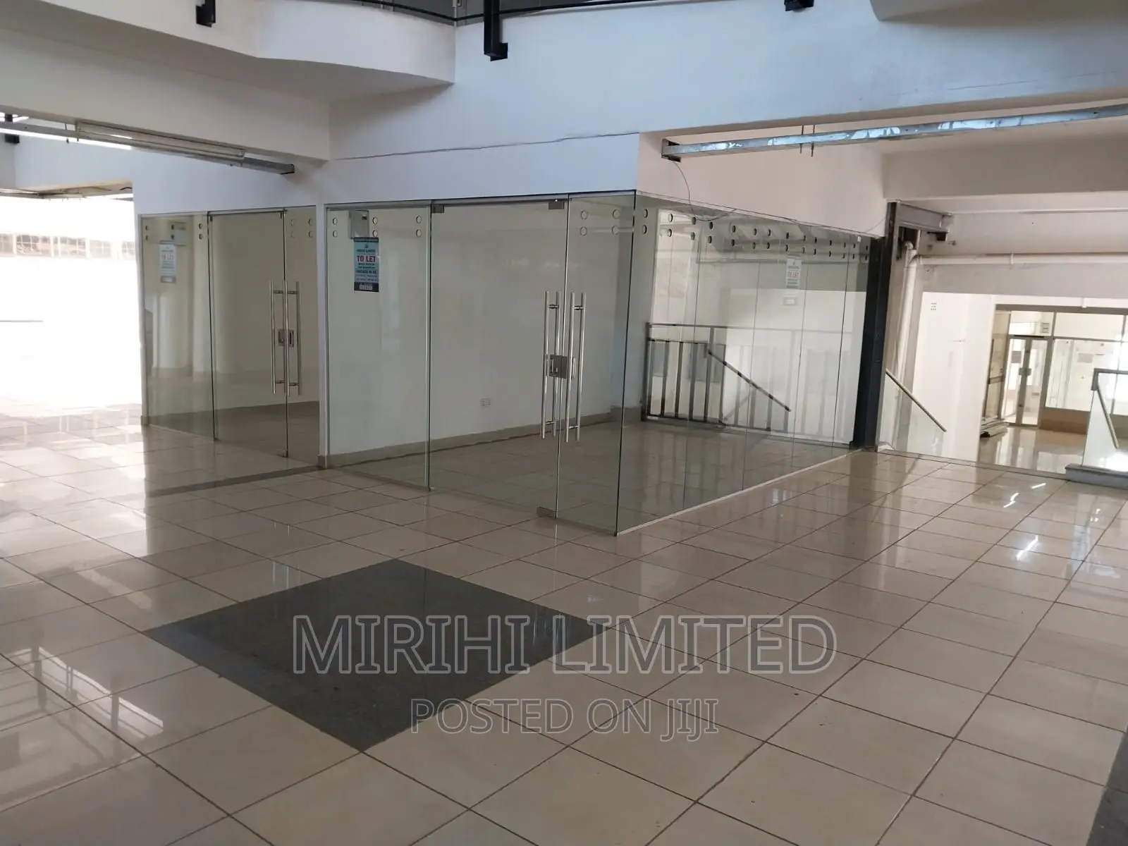Commercial Shop for Let: Ideal for Your Business in Parklands/Highridge