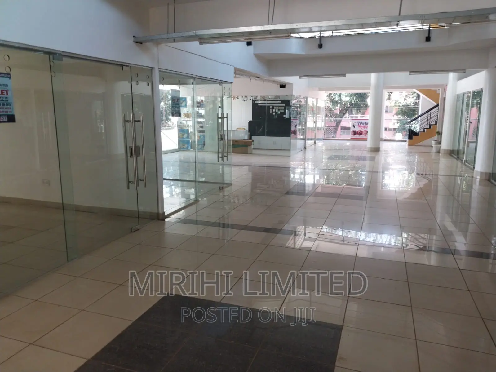 Commercial Shop for Let: Ideal for Your Business in Parklands/Highridge