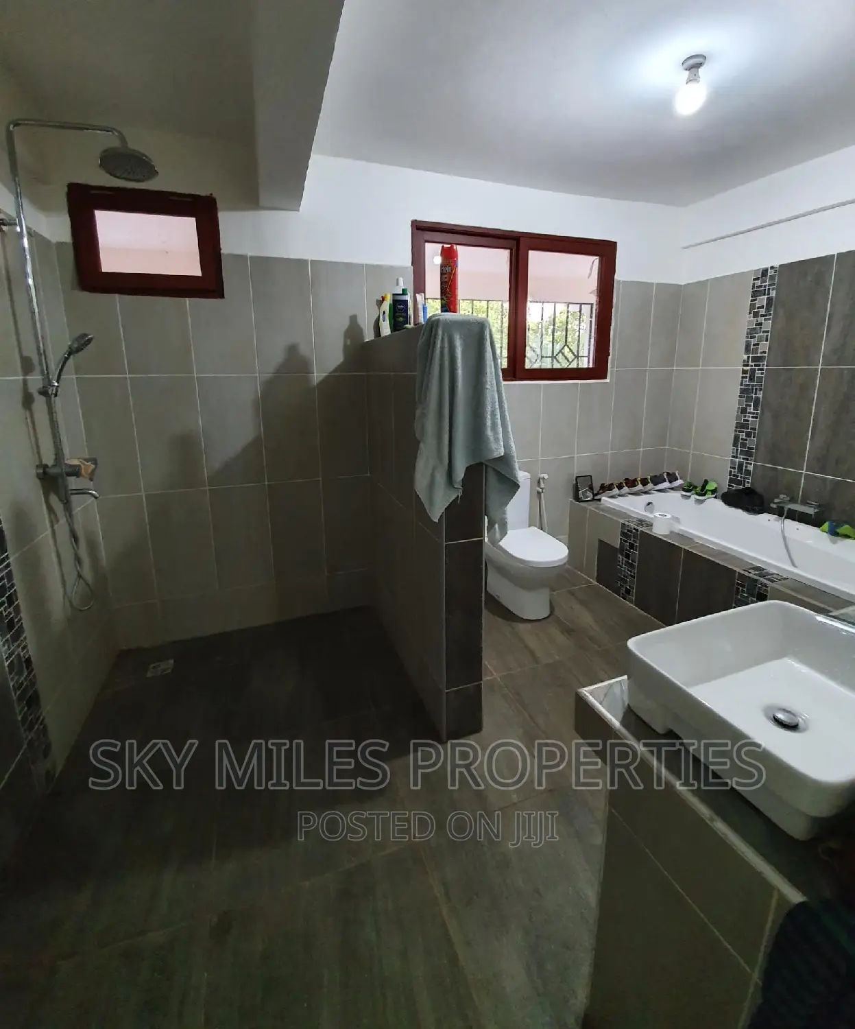 Spacious 5-Bed Maisonette in Galu, Kinondo for Sale in Kinondo