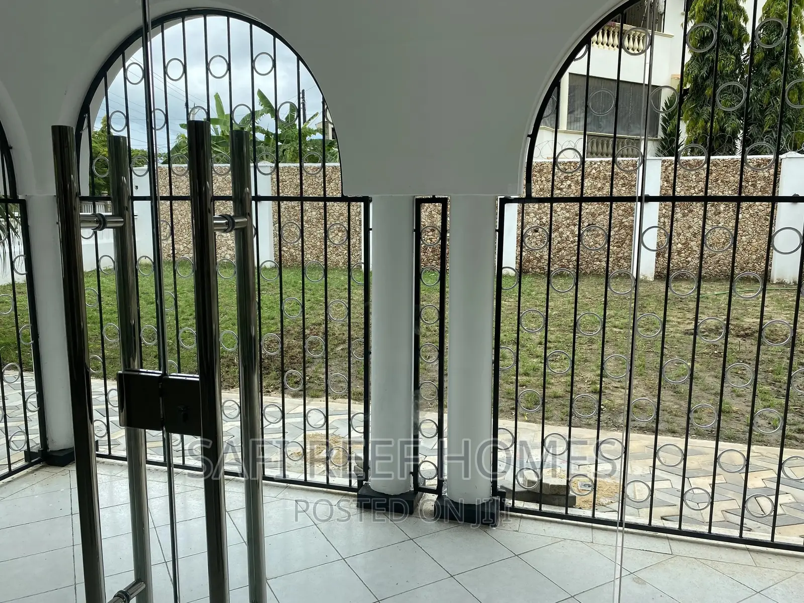 4-Bedroom Maisonette in Sought-After Nyali - For Sale in Nyali
