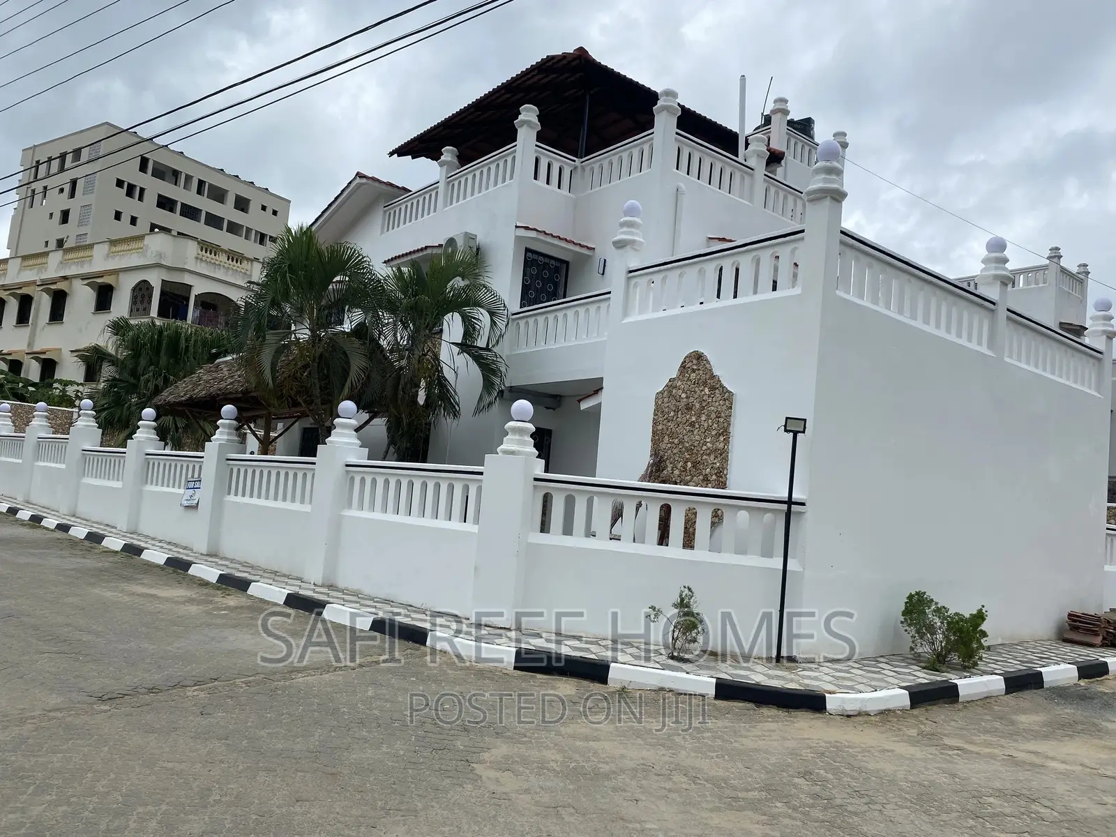 4-Bedroom Maisonette in Sought-After Nyali - For Sale in Nyali