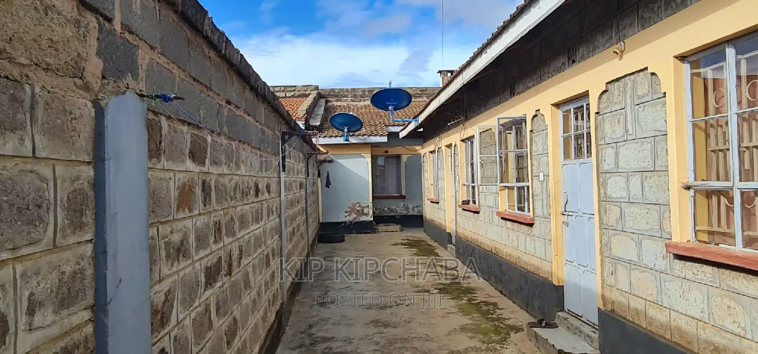 7-Bedroom Bungalow in Sought-After Kapsoya Estate for Sale in Kapsoya