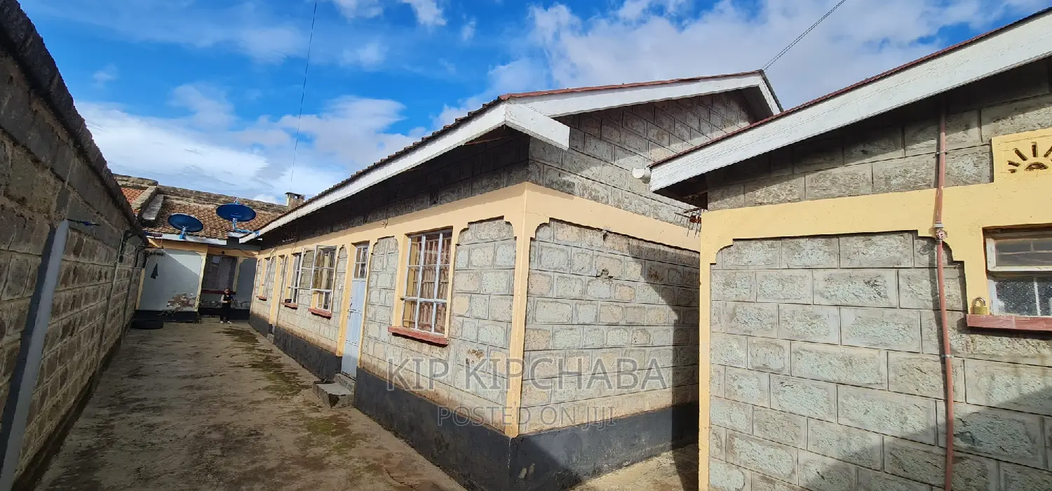 7-Bedroom Bungalow in Sought-After Kapsoya Estate for Sale in Kapsoya
