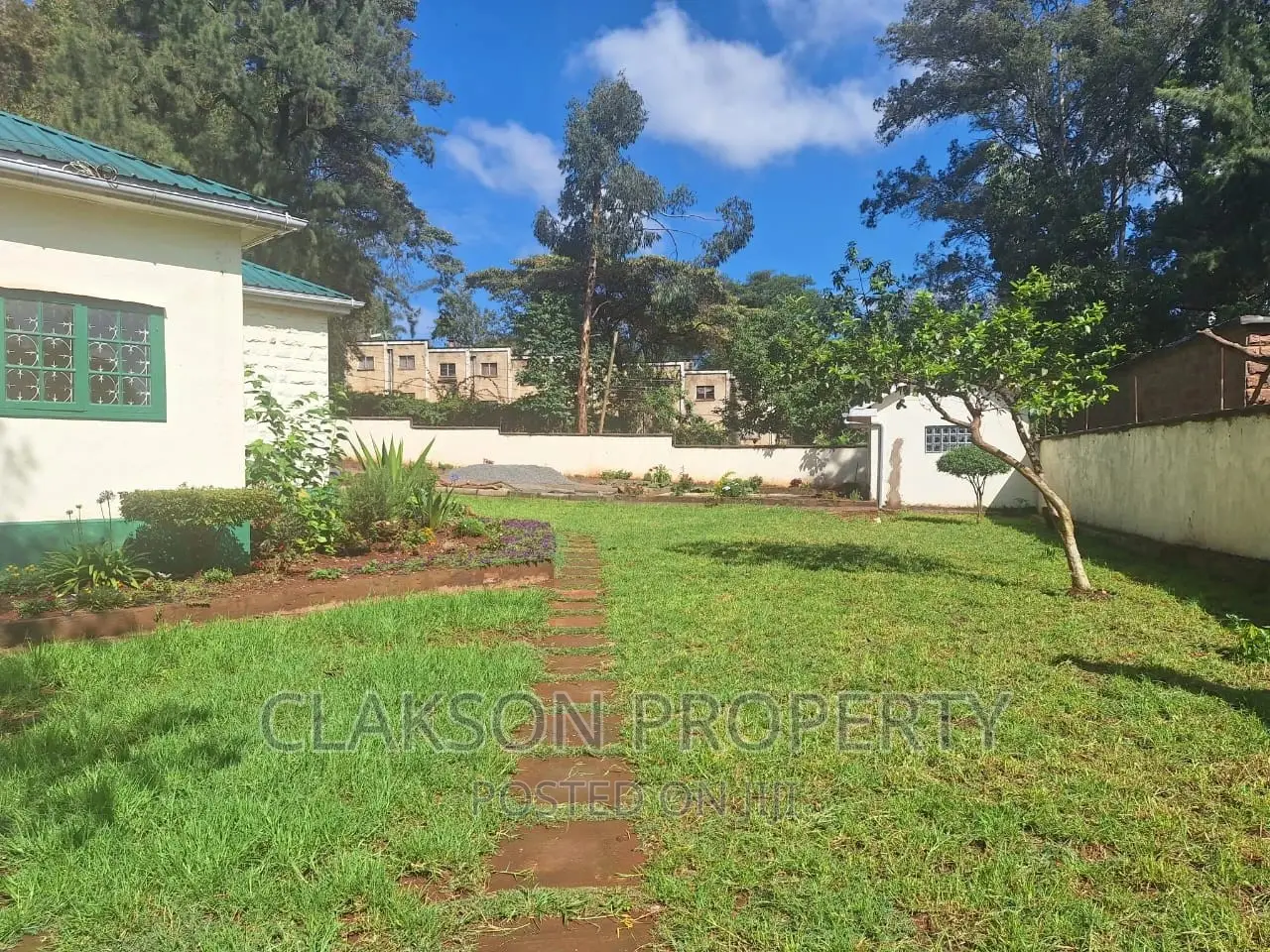 4-Bedroom Townhouse/Terrace in Prime Location - State House Road in State House Area