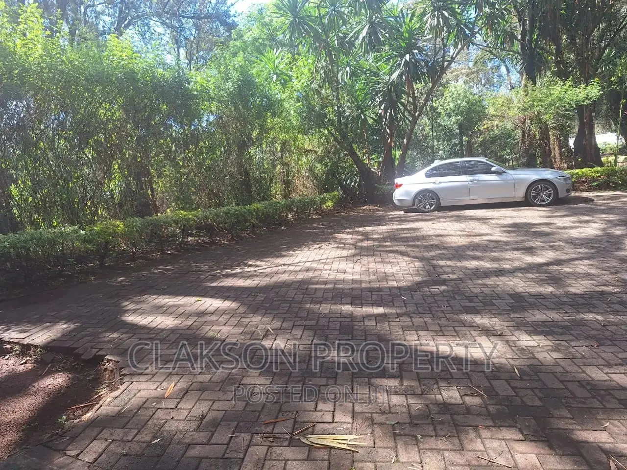4-Bedroom Townhouse/Terrace in Prime Location - State House Road in State House Area
