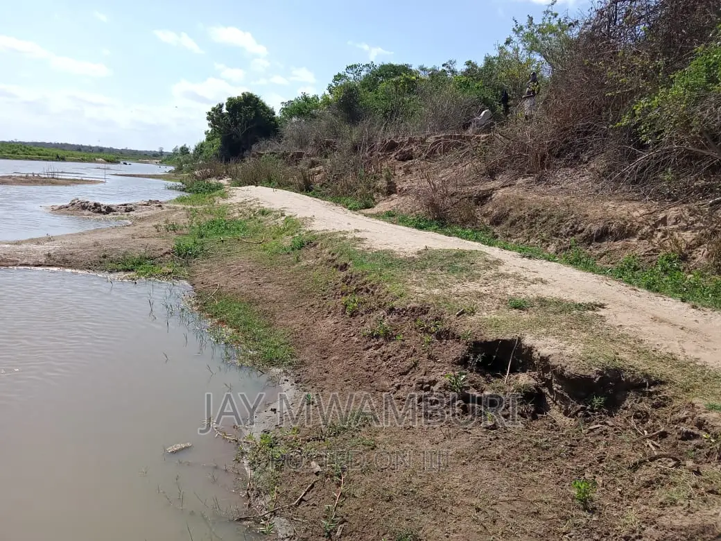 200 Acres Touching River Kilifi in Bamba