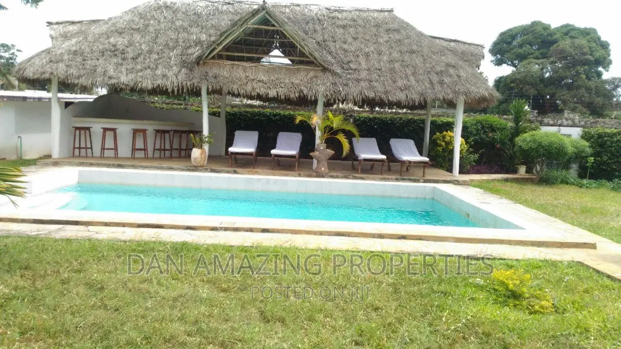 Malindi's 5-bedroom Villa - Ready for New Ownership in Malindi