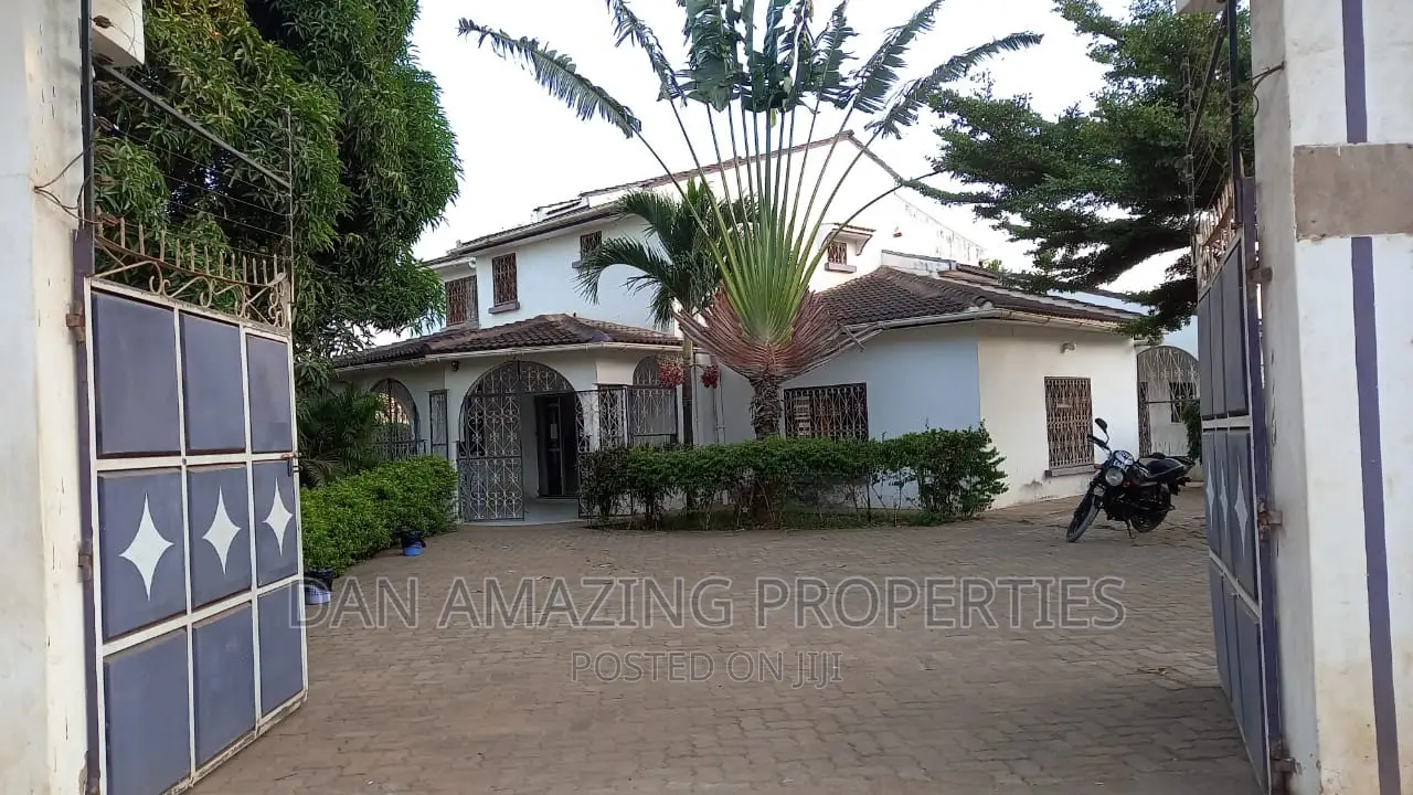 Malindi's 5-bedroom Villa - Ready for New Ownership in Malindi