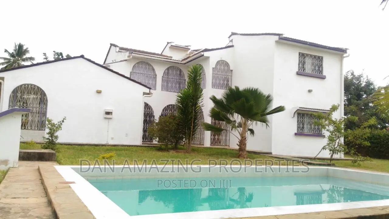 Malindi's 5-bedroom Villa - Ready for New Ownership in Malindi