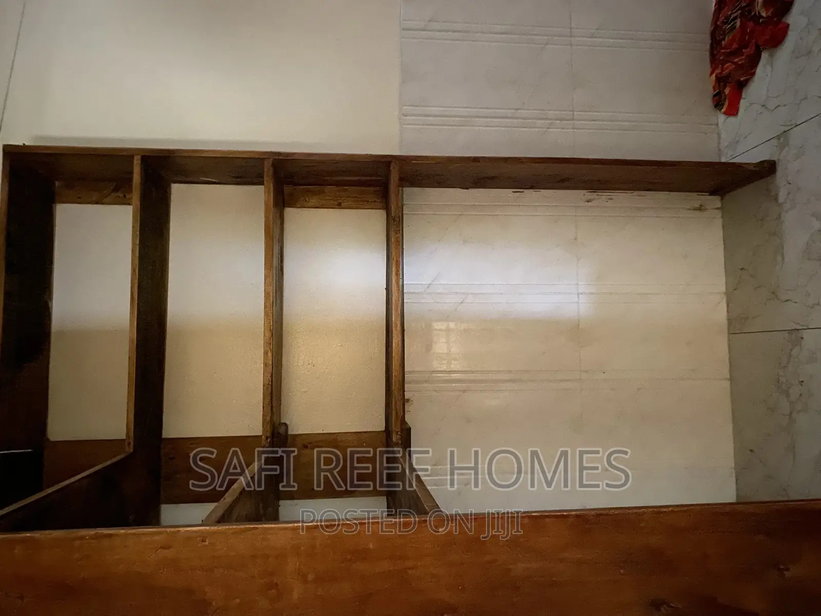 Tudor 3-Bedroom Apartment for Your Convenience in Tudor