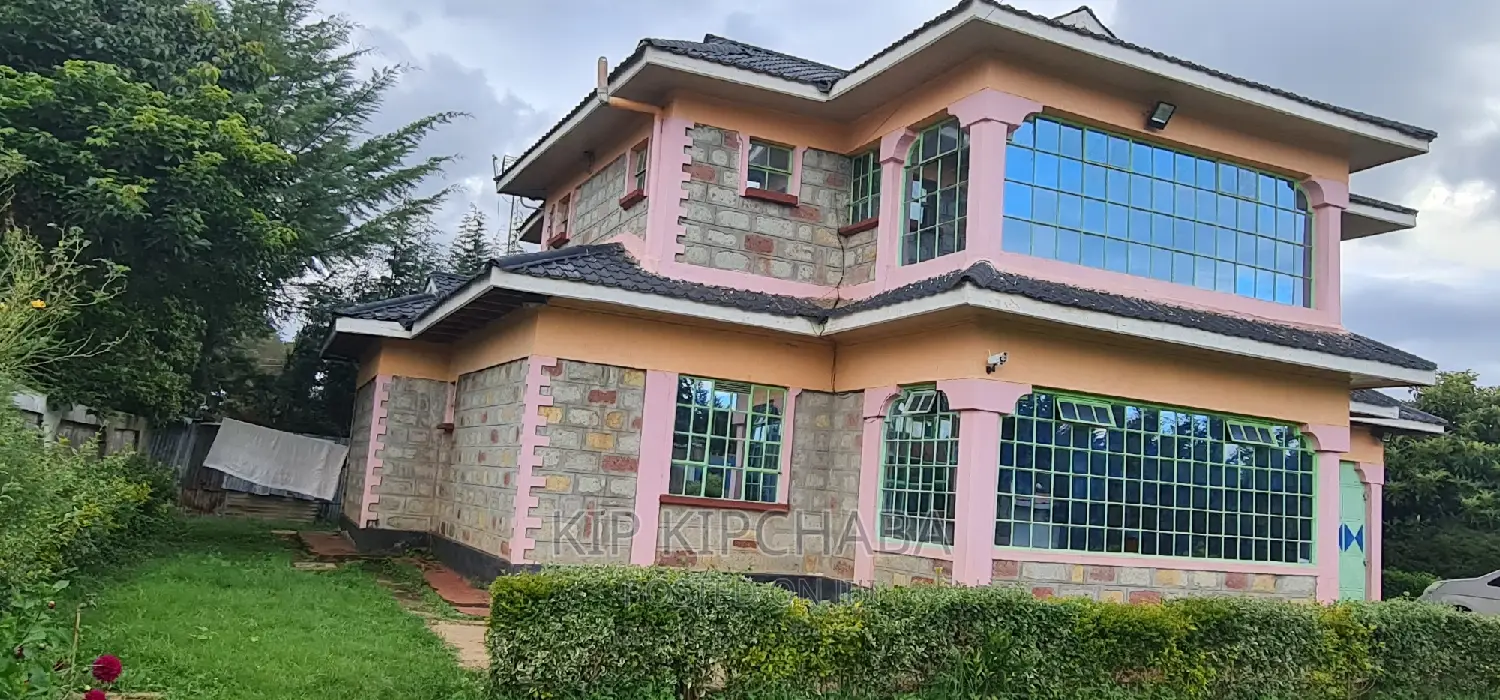 Spacious 5-Bedroom Maisonette in Annex Estate, Racecourse - For Sale in Racecourse