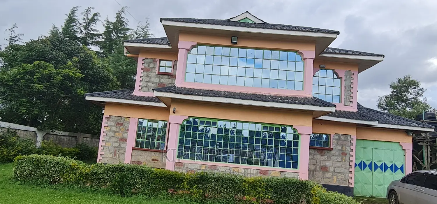 Spacious 5-Bedroom Maisonette in Annex Estate, Racecourse - For Sale in Racecourse