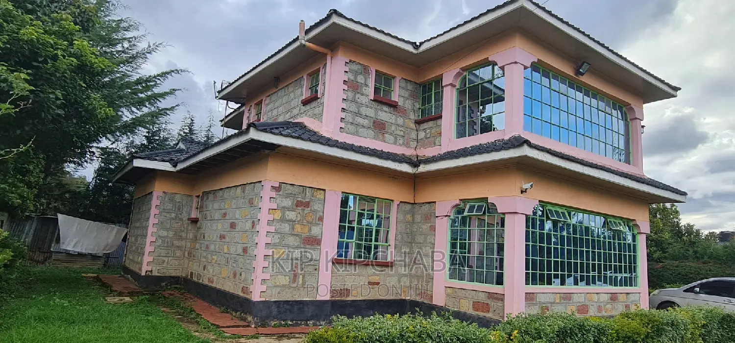 Spacious 5-Bedroom Maisonette in Annex Estate, Racecourse - For Sale in Racecourse