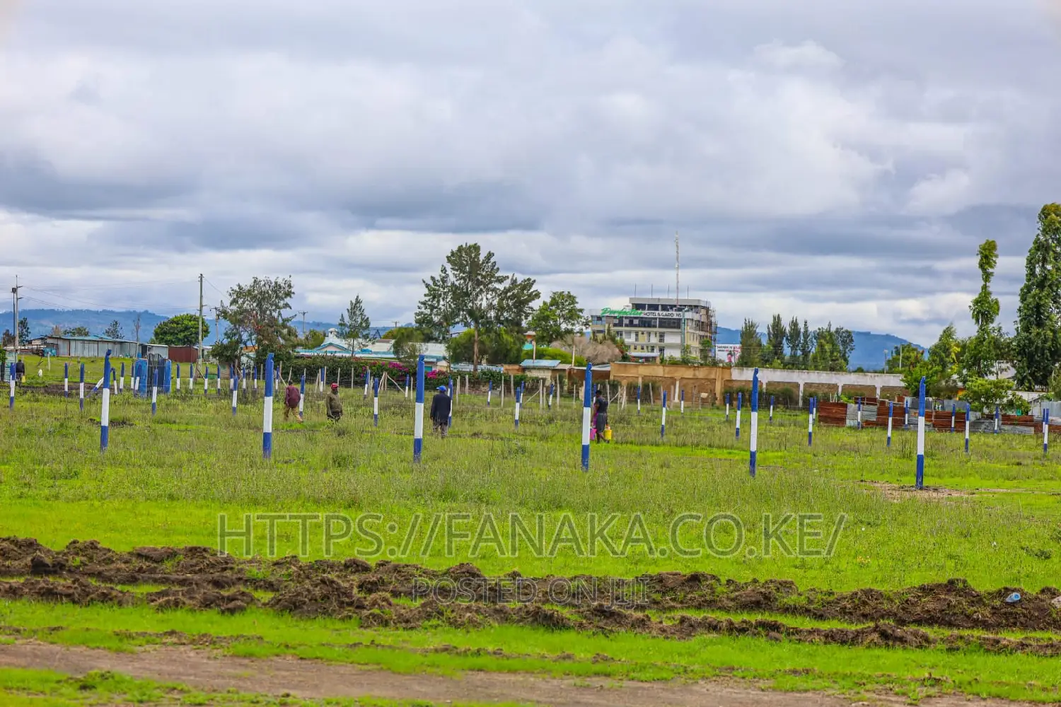 40*80 Plots in Kamulu ^AC in Kamulu