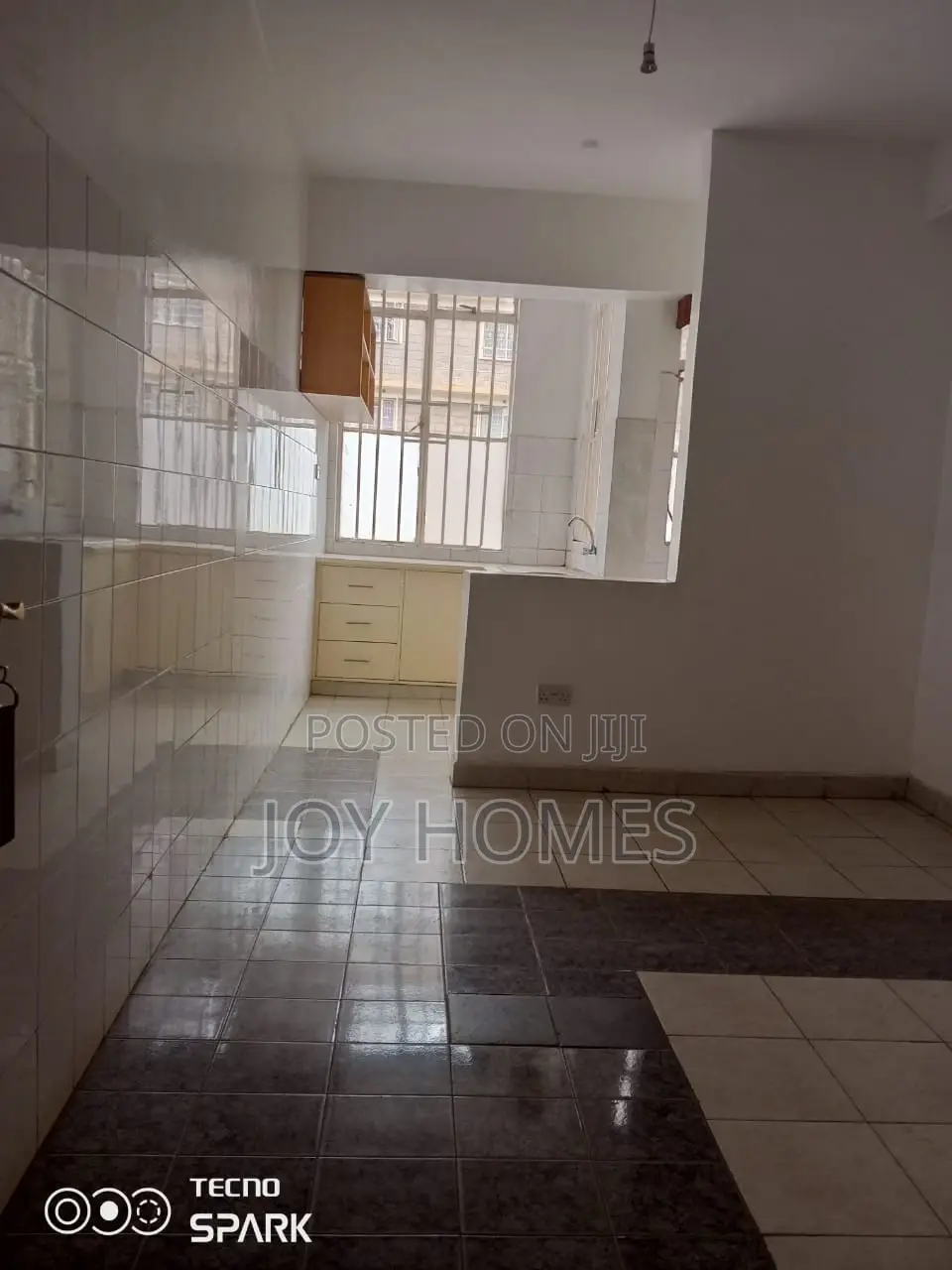 1BD South Brentwood Apartment - Ideal Rental Opportunity in South B