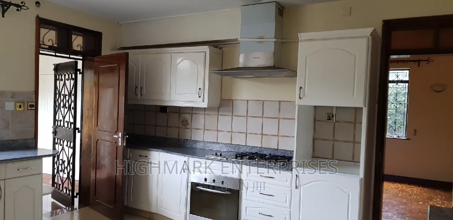 Spacious 5bd Maisonette in Ridgeways for Sale in Ridgeways