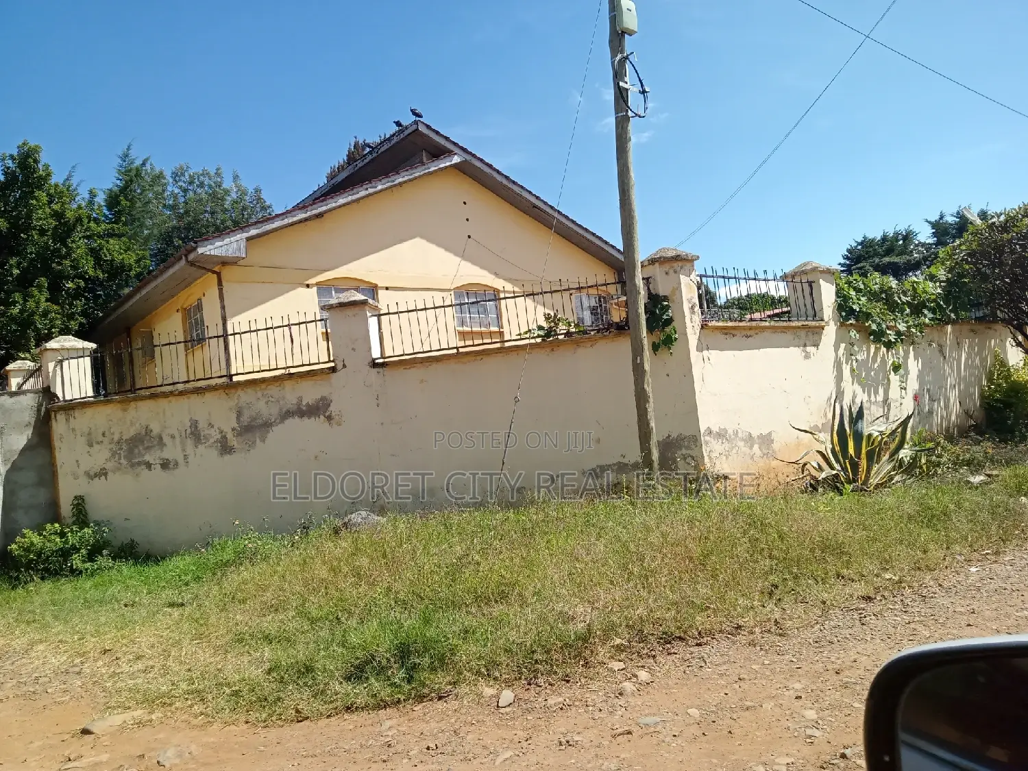 1/4 Acre Plot with 4-Bedroom House and Separate 3-Bedroom Residence in Eldoret CBD