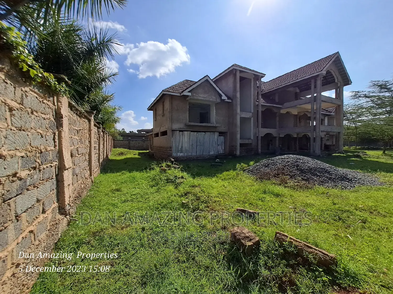 Luxury 7-Bedroom Mansion in Fair Acres: 75% Completed - Listing by Karen in Karen