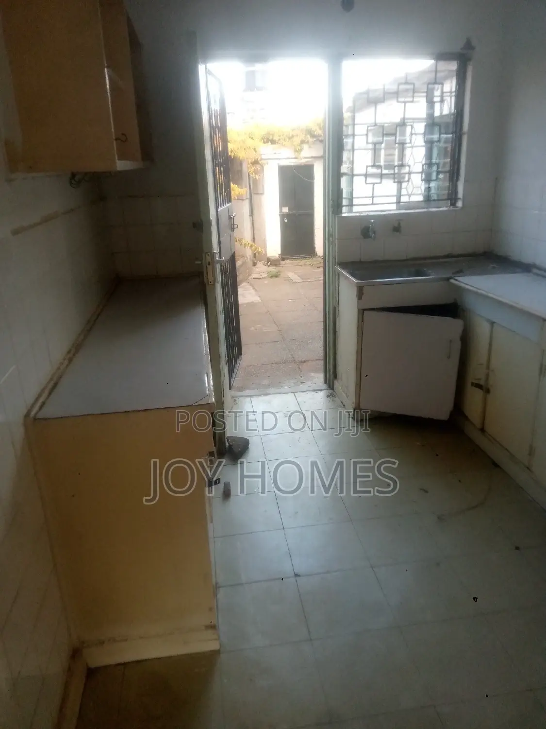 Modern Mansion in South B: Four-Bedroom Rental Property in South B